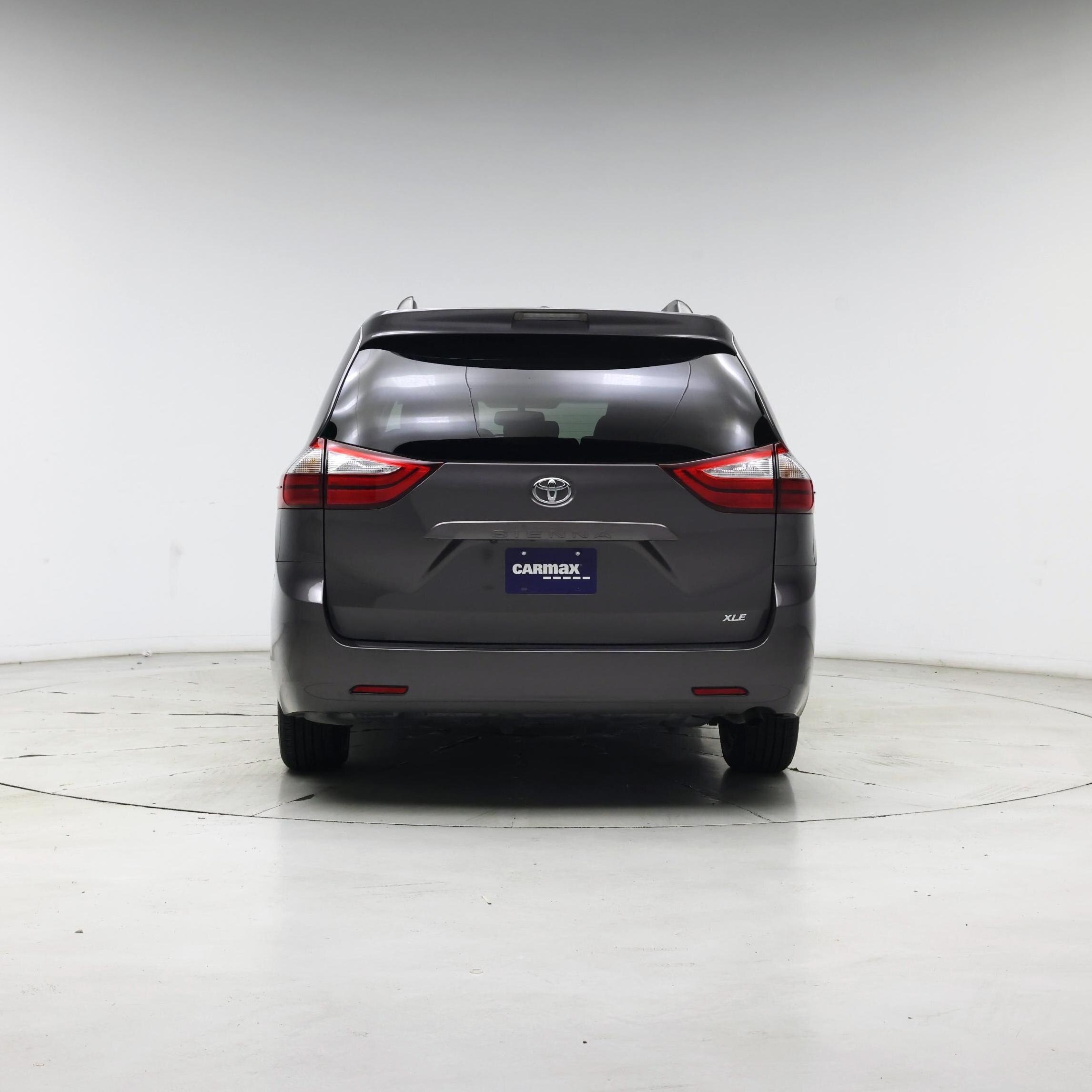 Thumbnail: 2017 Toyota Sienna - 6
