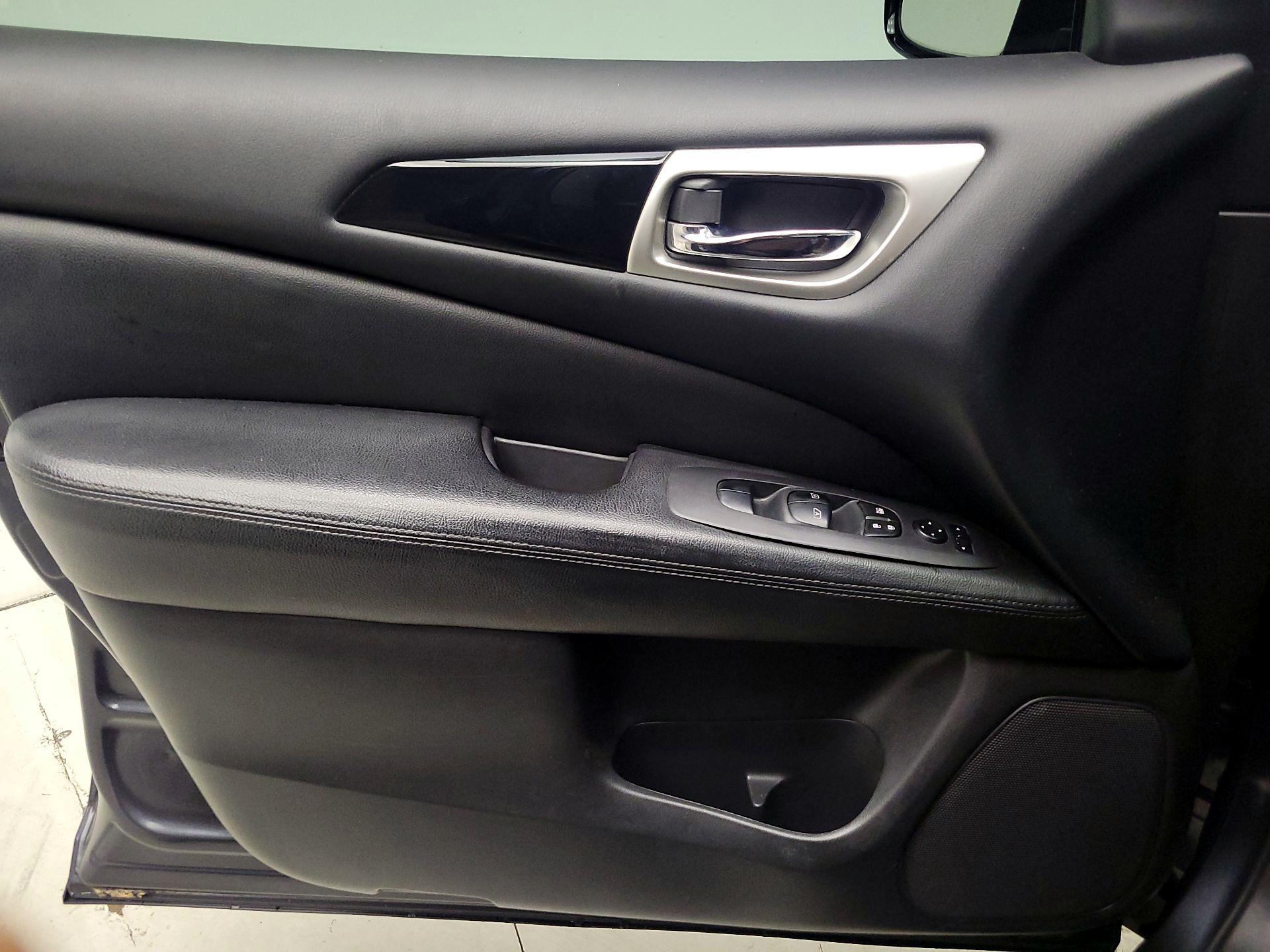 Thumbnail: 2014 Nissan Pathfinder - 12