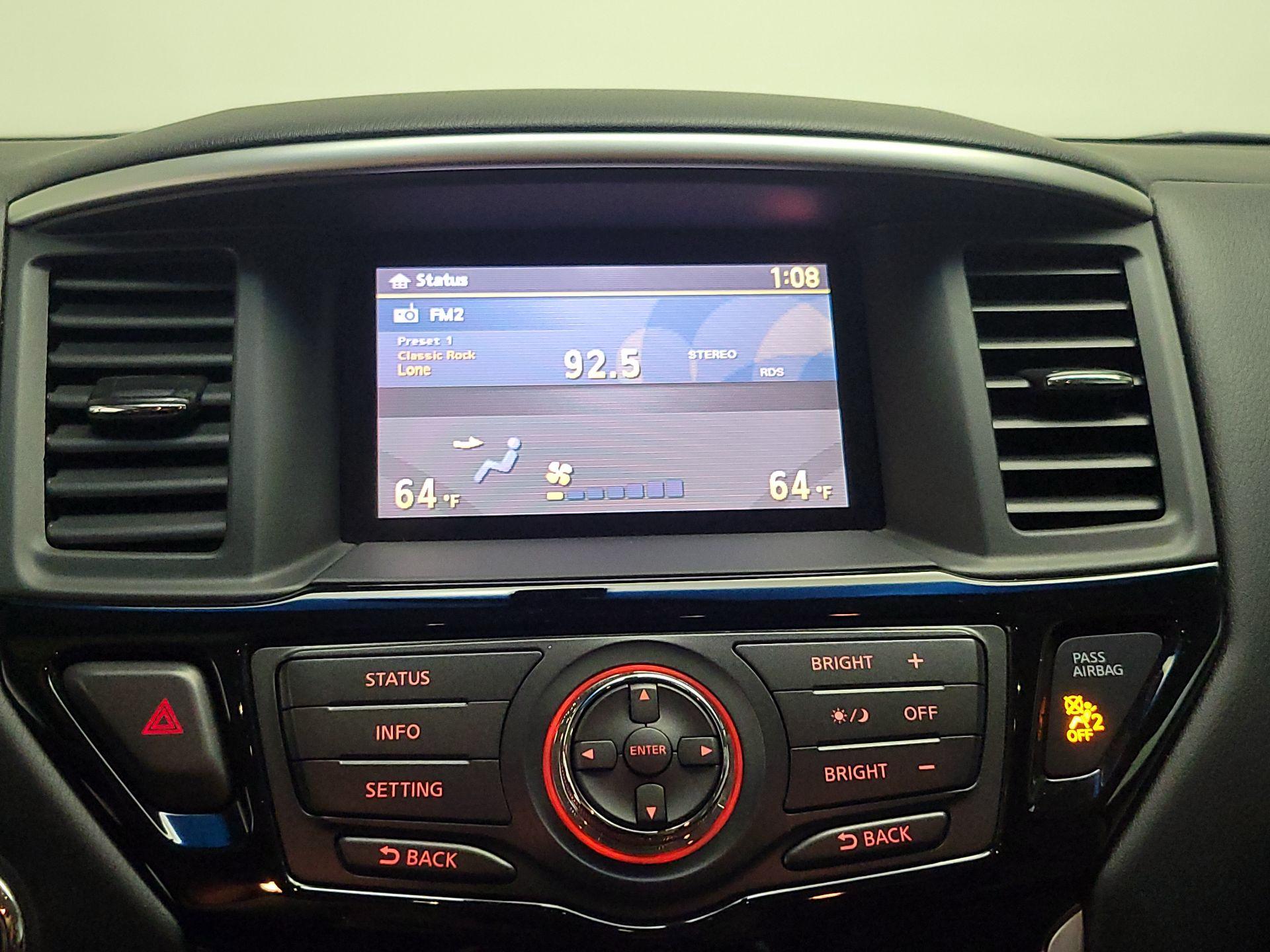 Thumbnail: 2014 Nissan Pathfinder - 16