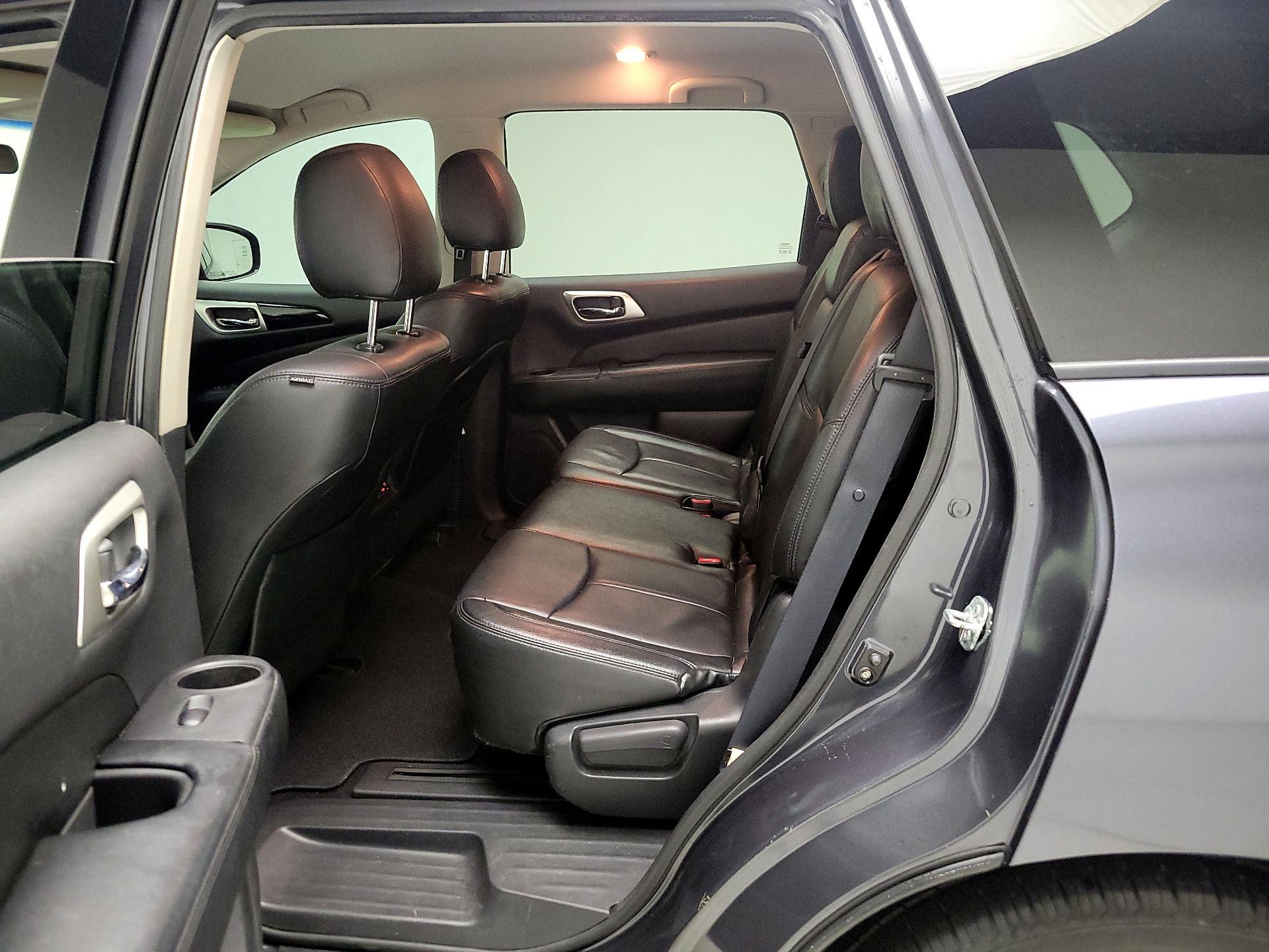Thumbnail: 2014 Nissan Pathfinder - 19