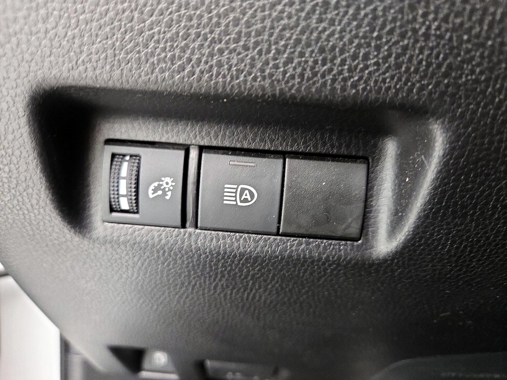 Thumbnail: 2021 Toyota RAV4 - 13