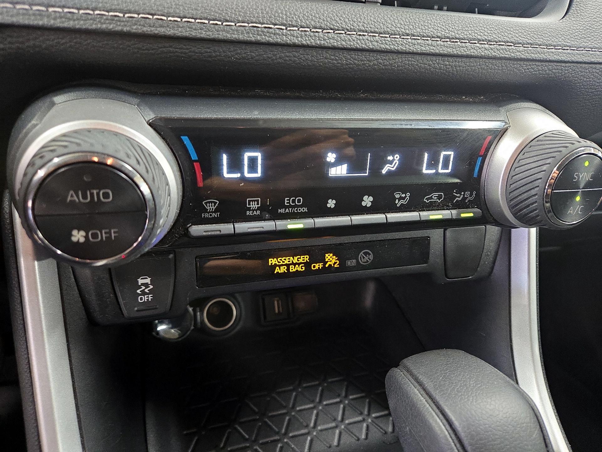 Thumbnail: 2021 Toyota RAV4 - 16