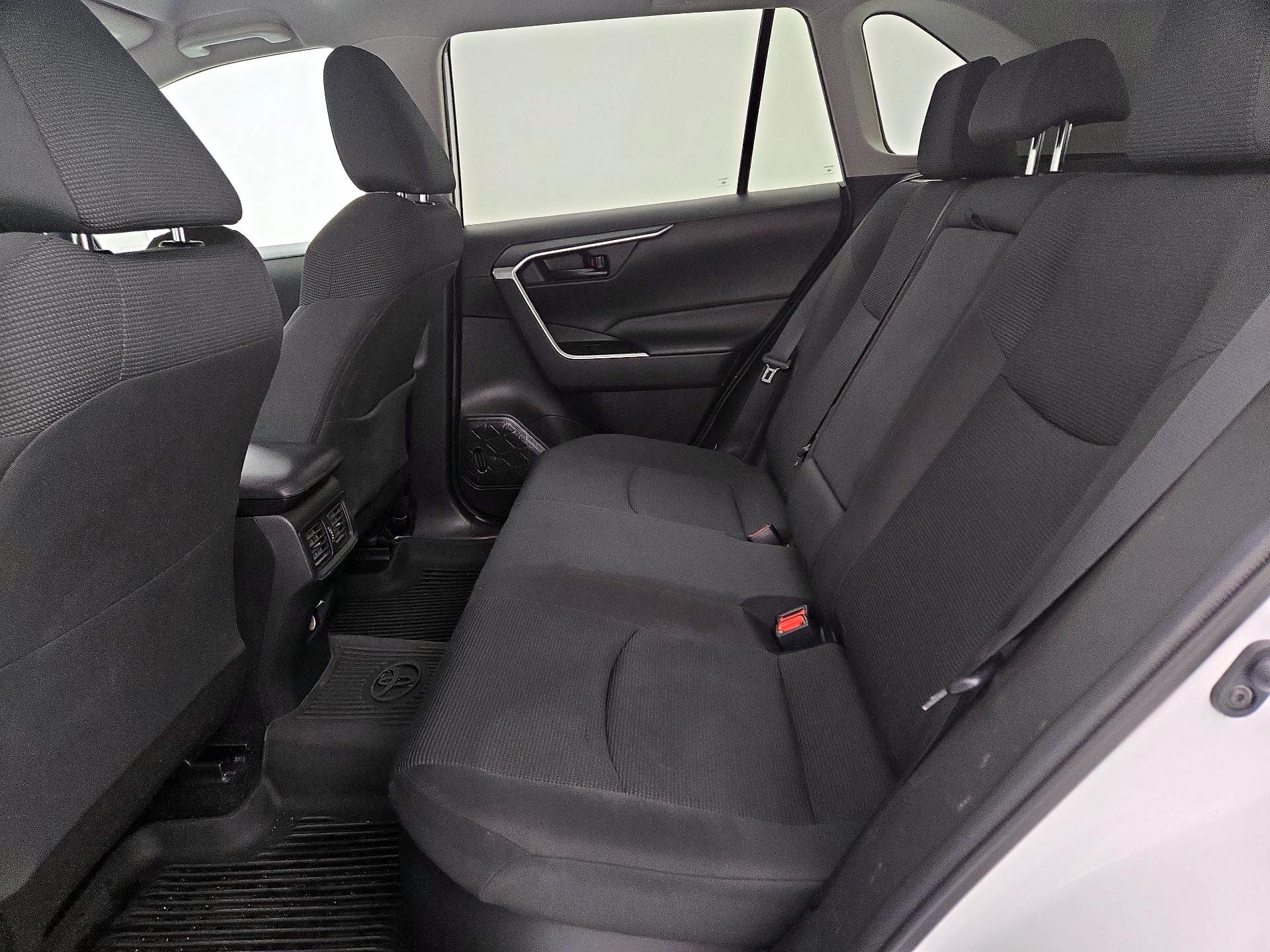 Thumbnail: 2021 Toyota RAV4 - 19