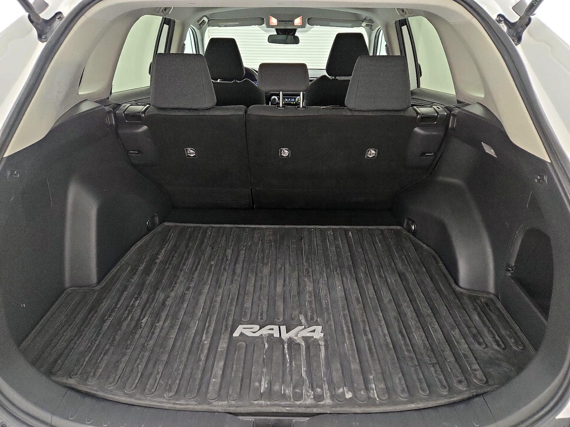 Thumbnail: 2021 Toyota RAV4 - 20