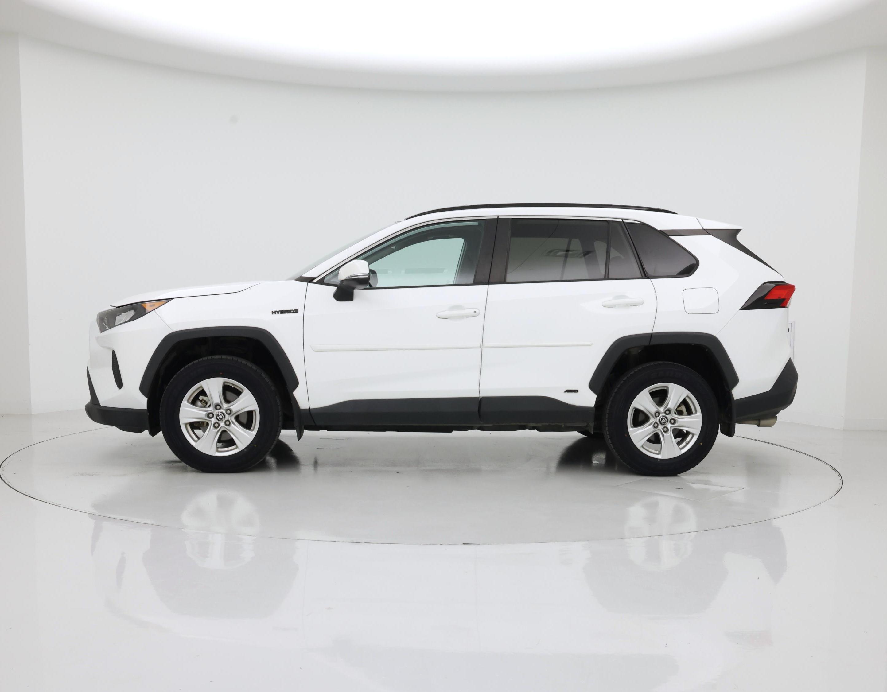 Thumbnail: 2021 Toyota RAV4 - 3