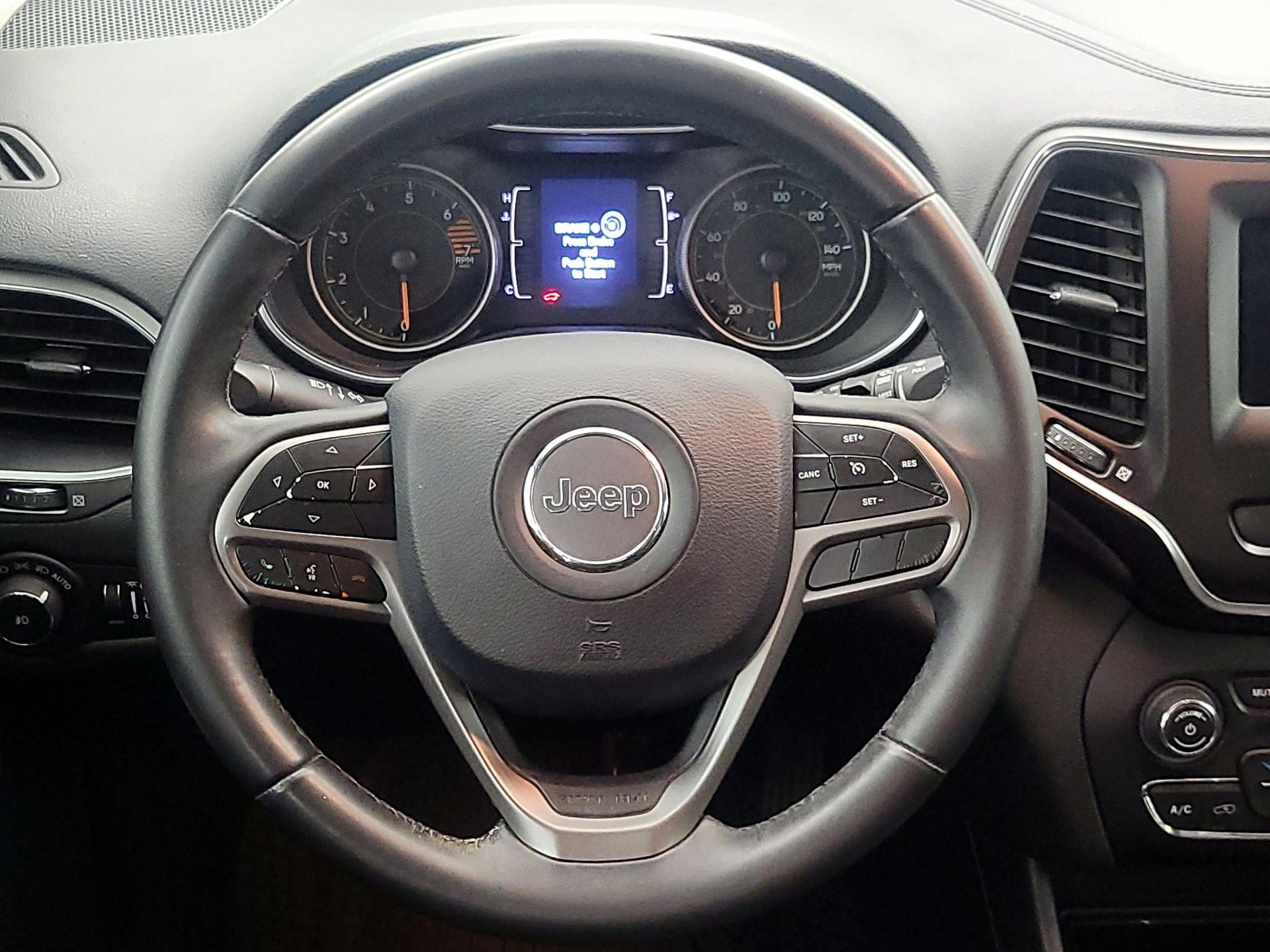 Thumbnail: 2019 Jeep Cherokee - 10
