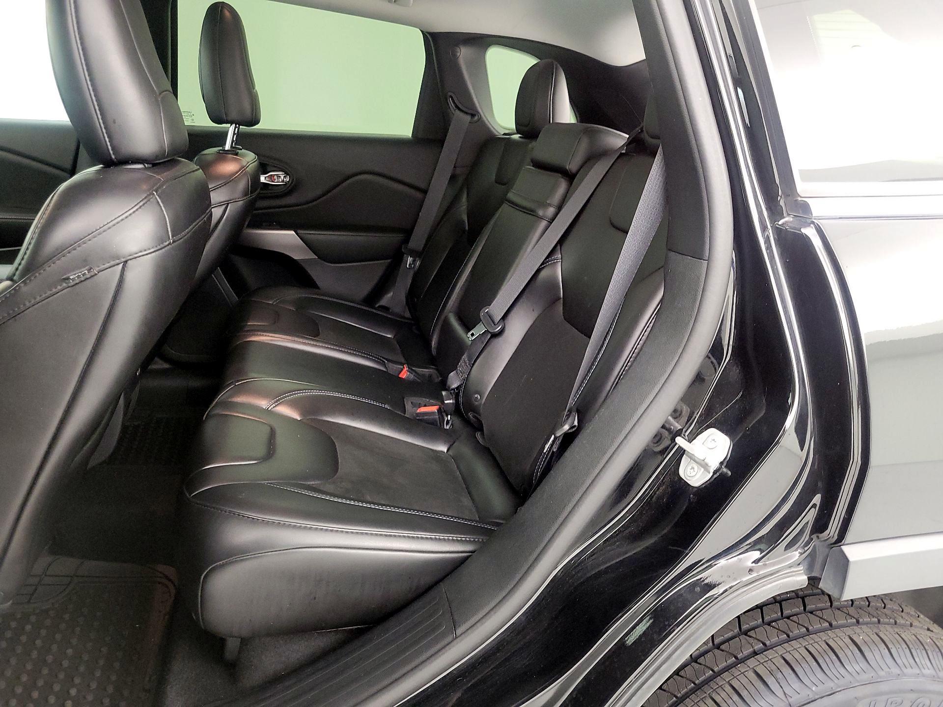 Thumbnail: 2019 Jeep Cherokee - 19