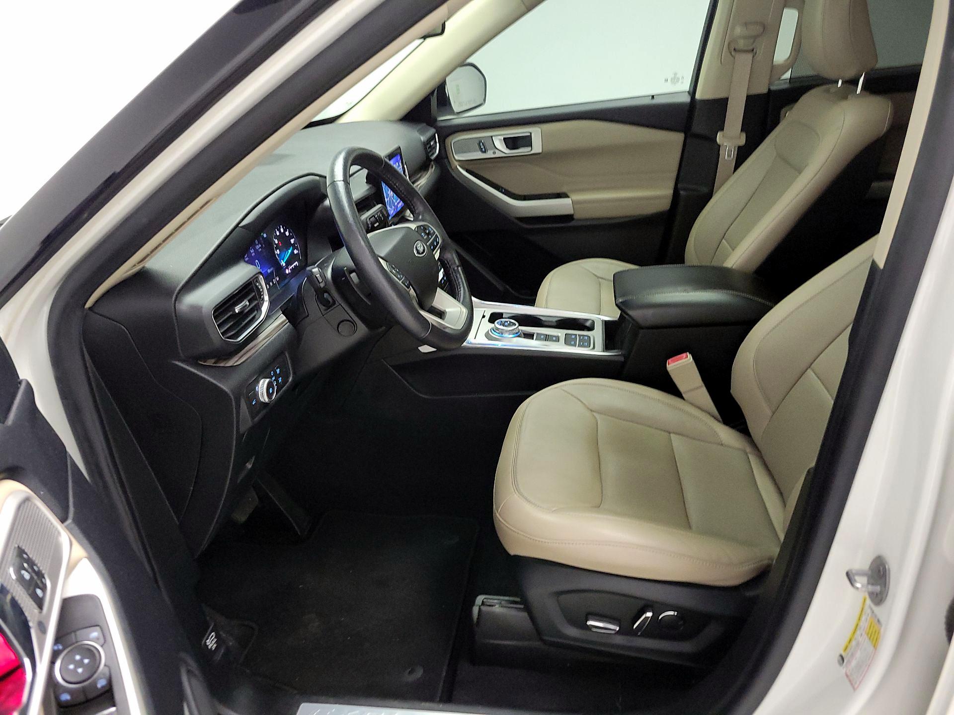 Thumbnail: 2020 Ford Explorer - 11