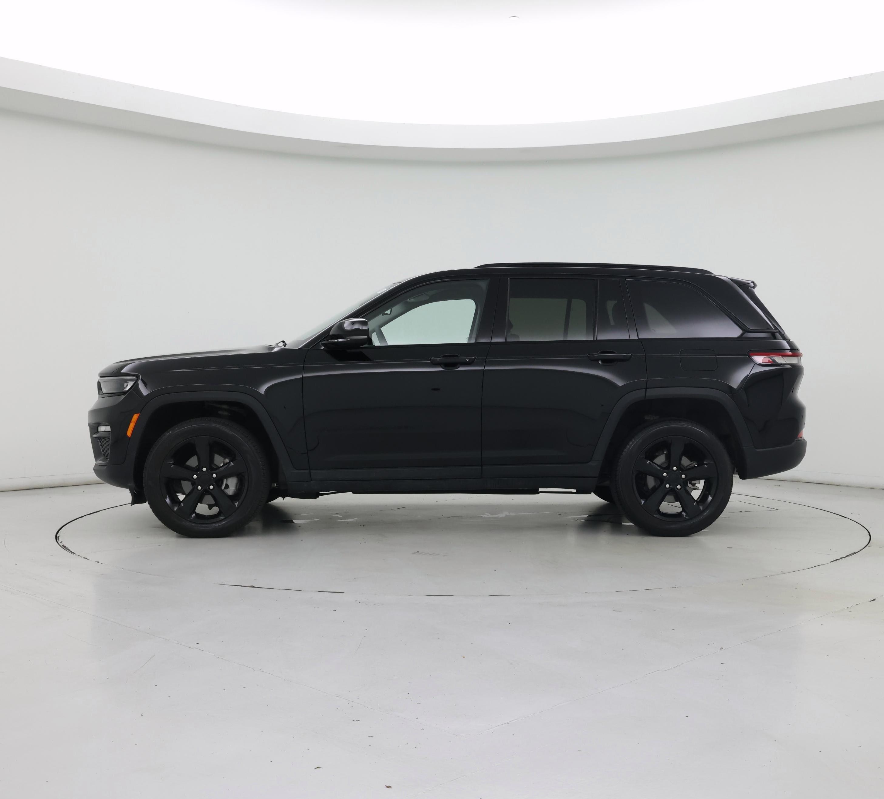 Thumbnail: 2023 Jeep Grand Cherokee - 3