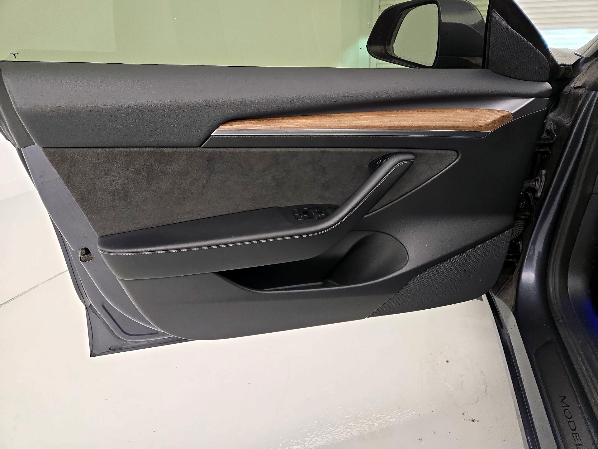 Thumbnail: 2022 Tesla Model 3 - 12