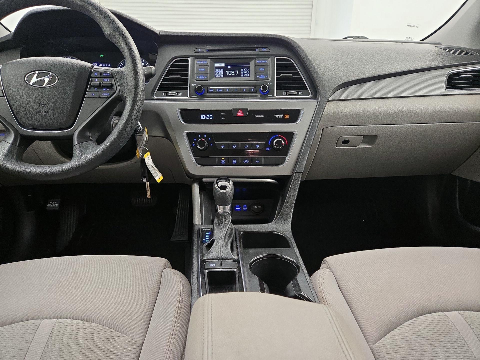 Thumbnail: 2017 Hyundai Sonata - 9
