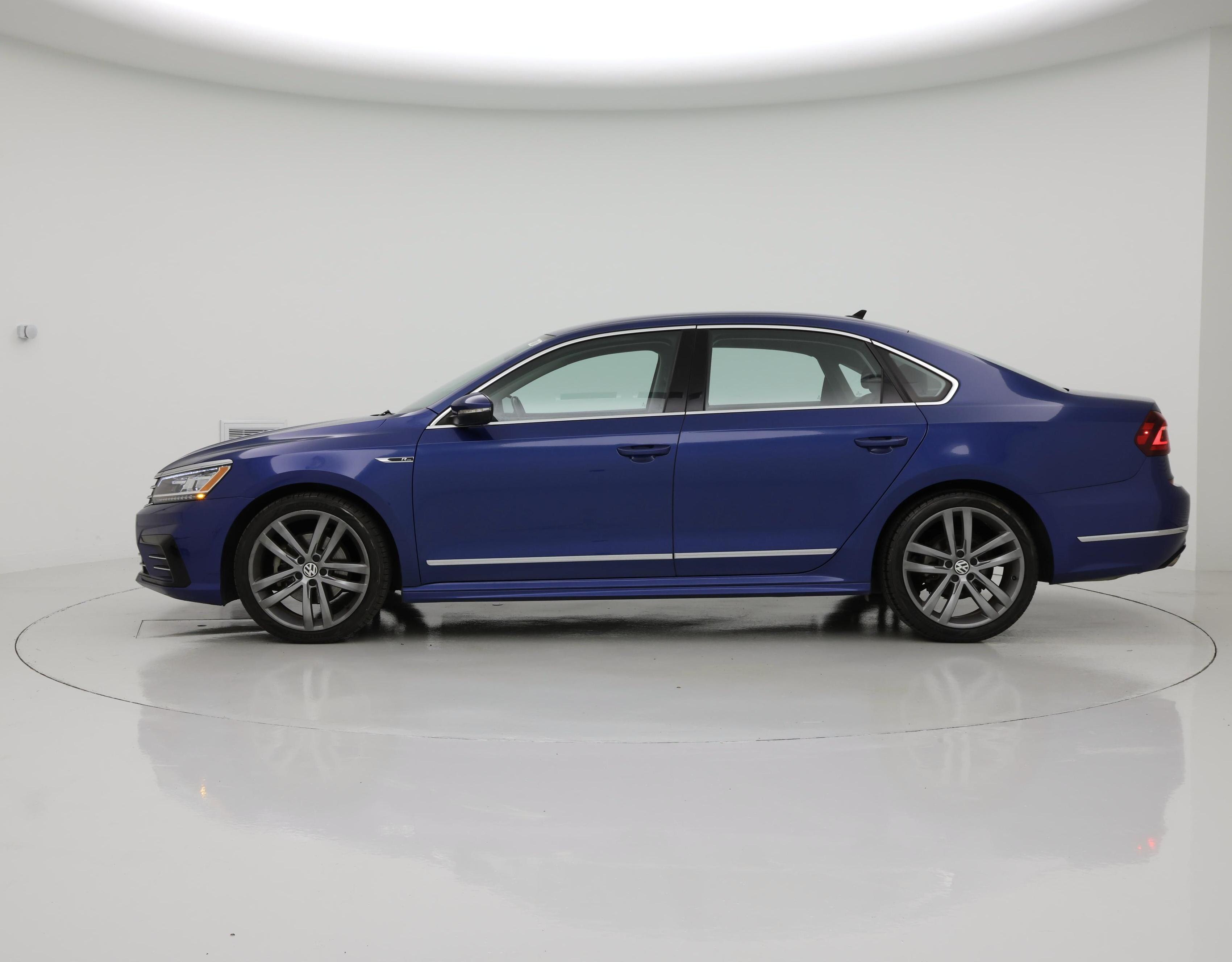 Thumbnail: 2017 Volkswagen Passat - 3