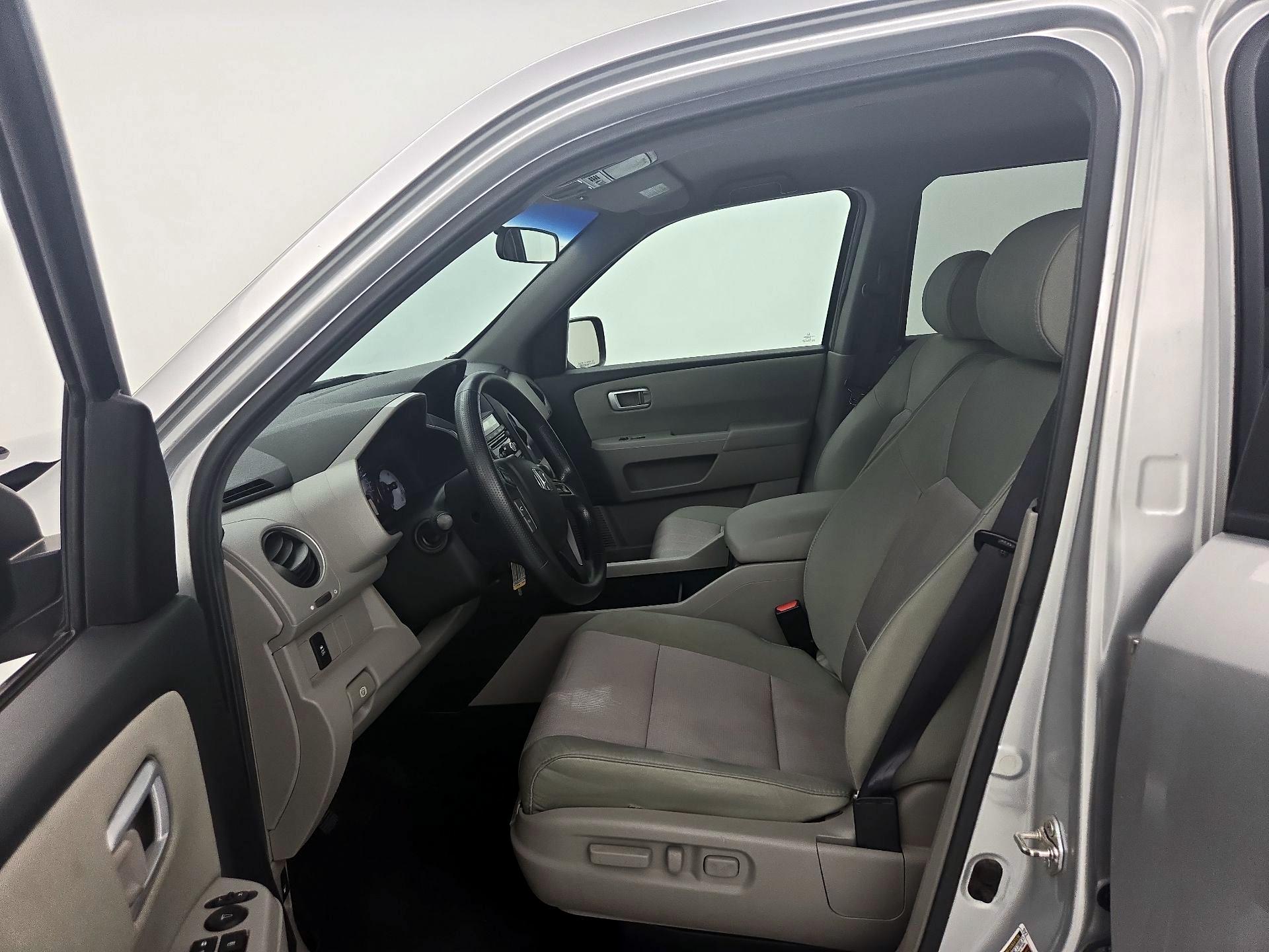 Thumbnail: 2013 Honda Pilot - 11
