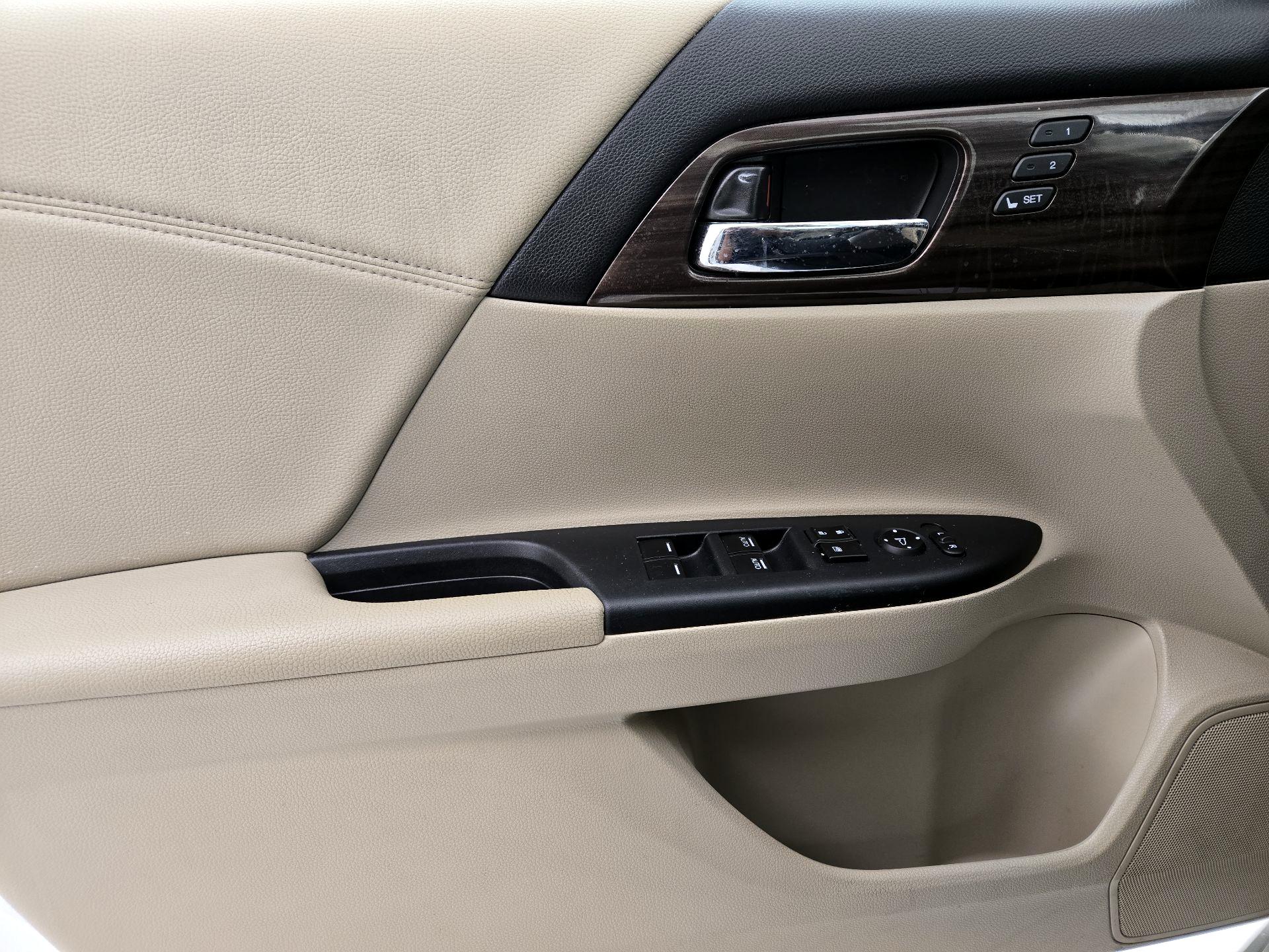 Thumbnail: 2016 Honda Accord - 12