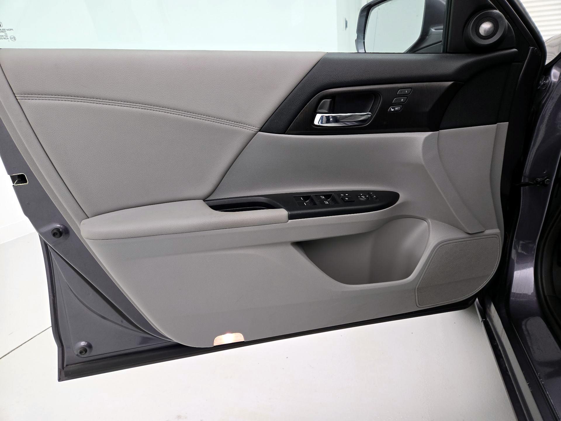 Thumbnail: 2015 Honda Accord - 12