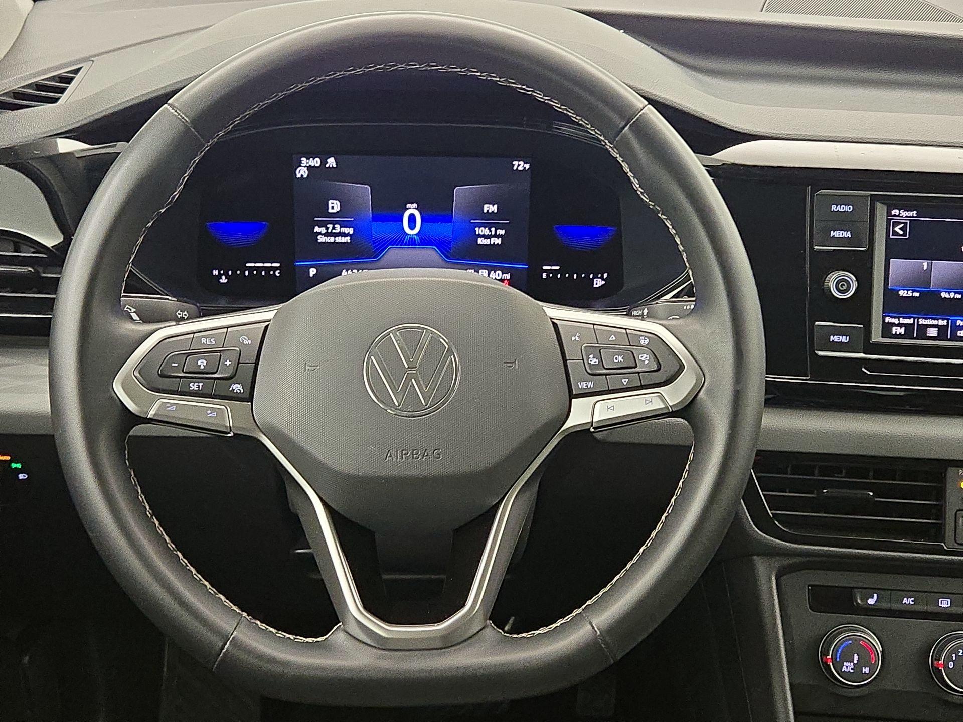 Thumbnail: 2022 Volkswagen Taos - 10