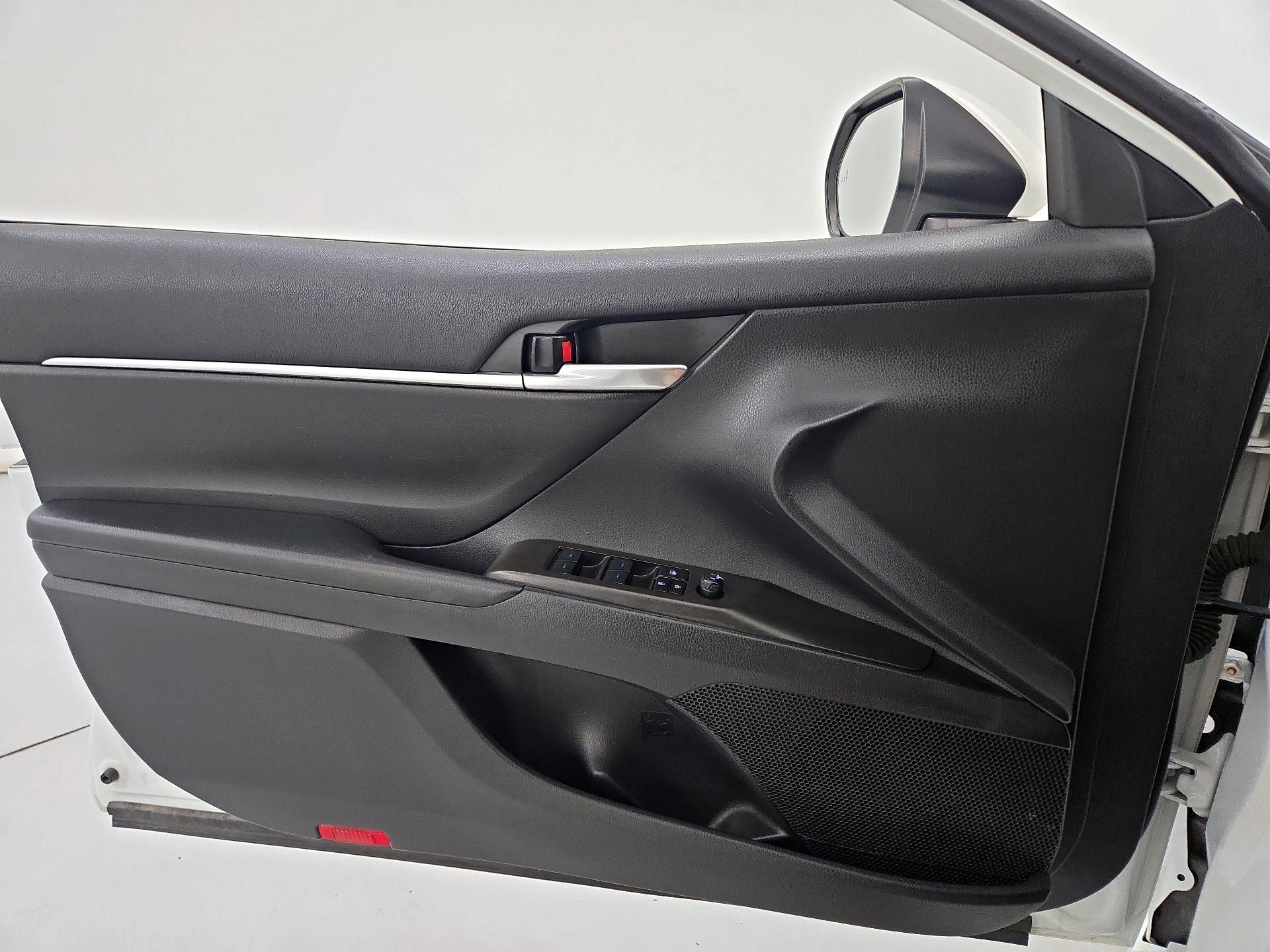Thumbnail: 2023 Toyota Camry - 12