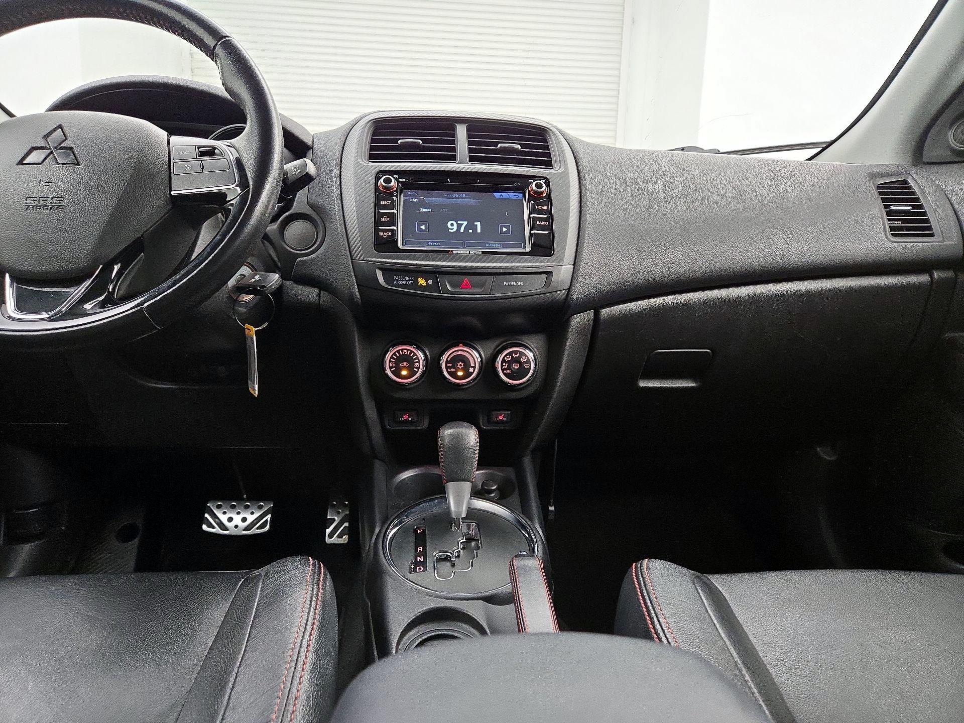 Thumbnail: 2017 Mitsubishi Outlander Sport - 9