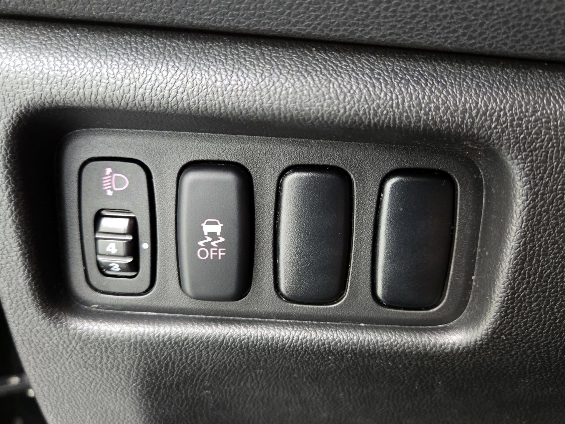 Thumbnail: 2017 Mitsubishi Outlander Sport - 13