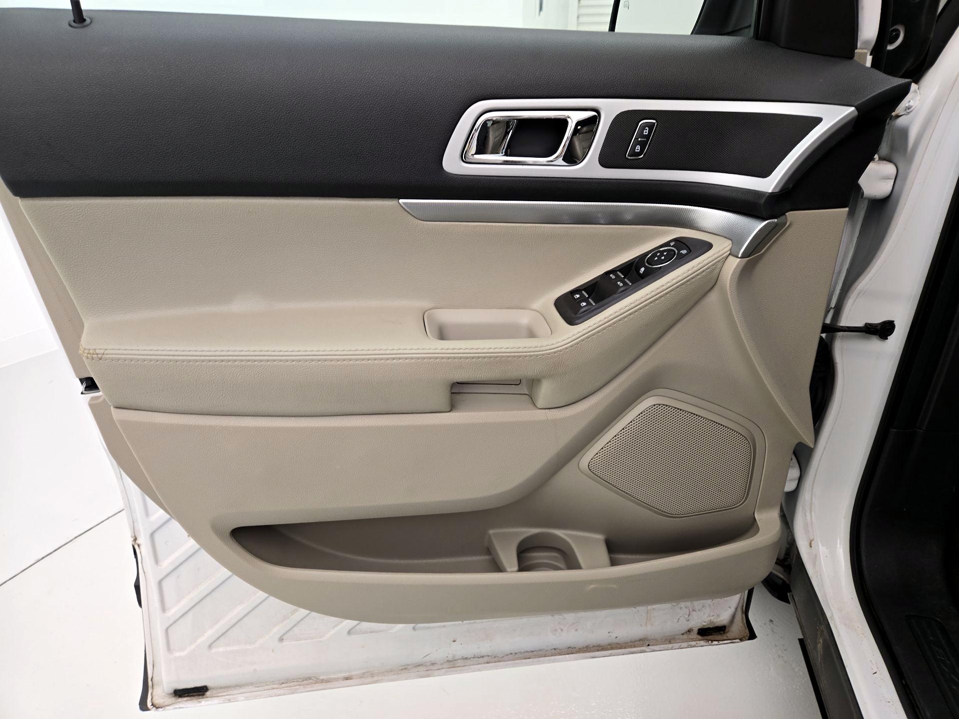 Thumbnail: 2014 Ford Explorer - 12