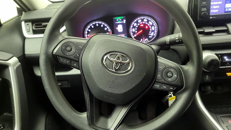 2022 Toyota RAV4 LE 10