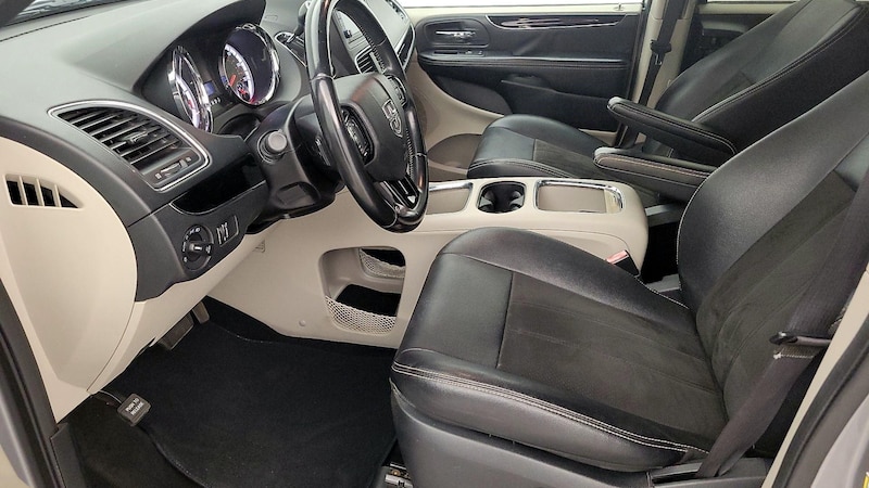 2019 Dodge Grand Caravan SXT 11