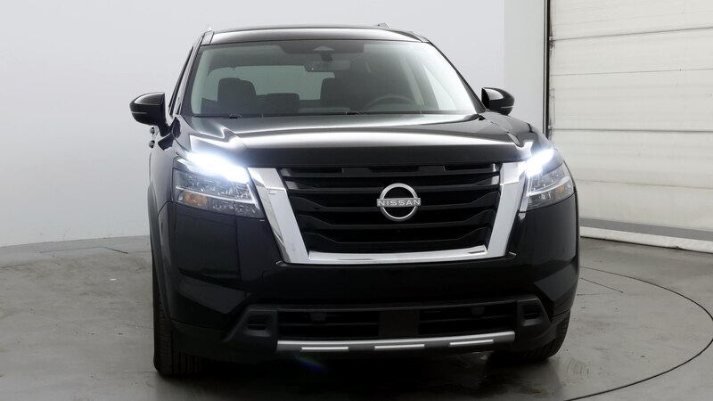 2023 Nissan Pathfinder SL 5