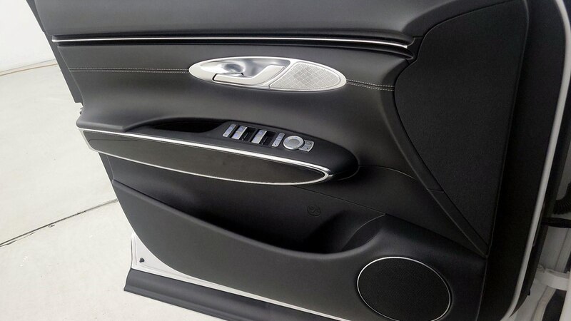 2023 Genesis GV70  12