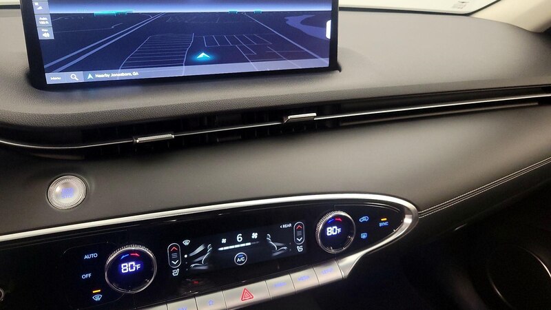2023 Genesis GV70  14