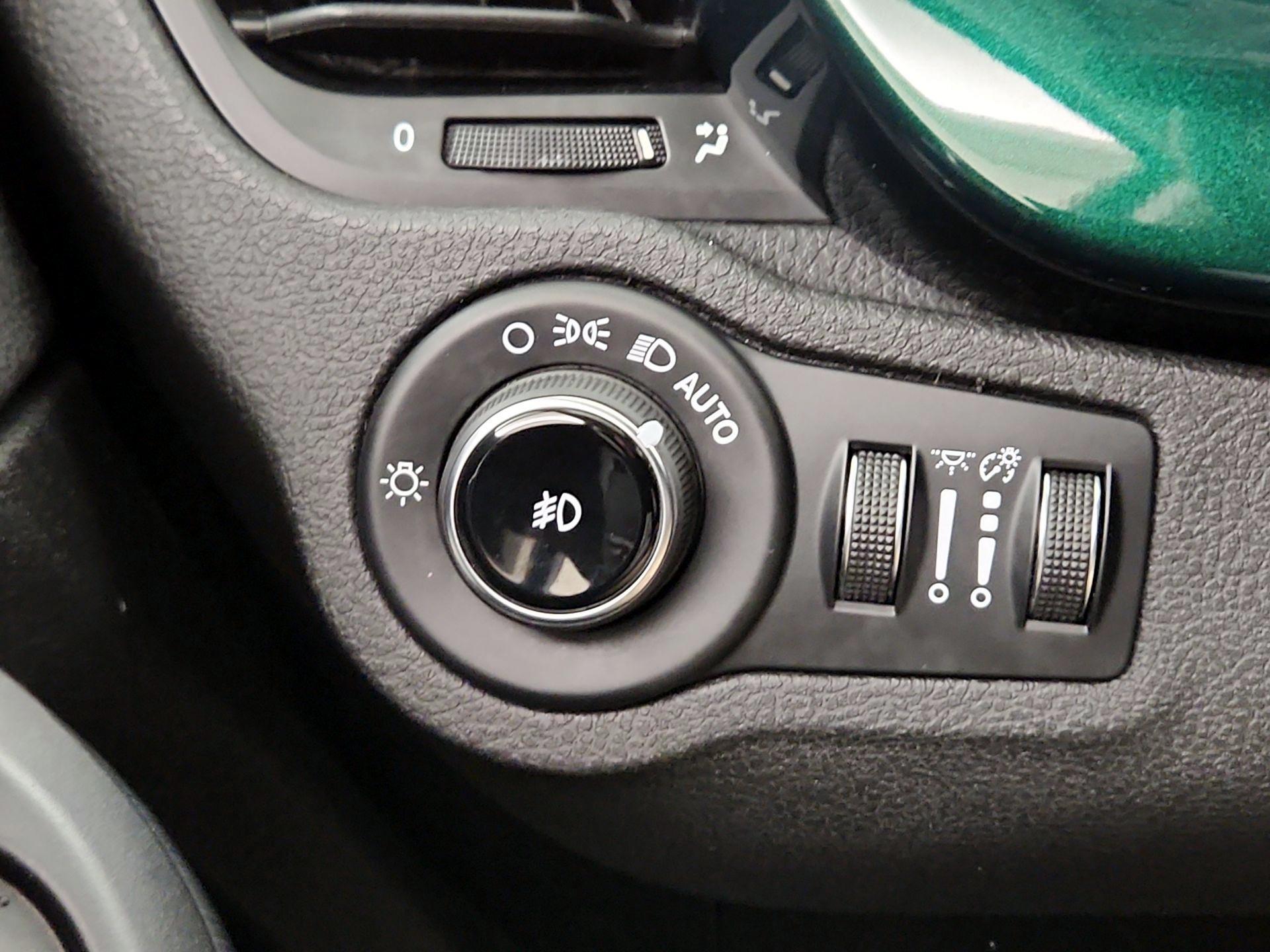 Thumbnail: 2016 Fiat 500X - 13