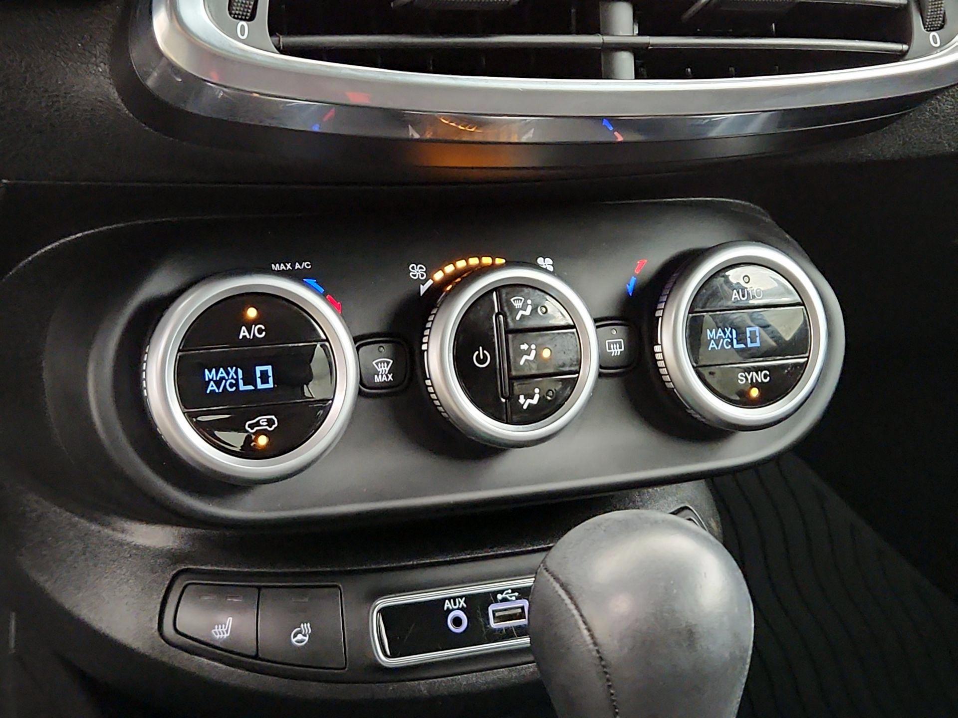 Thumbnail: 2016 Fiat 500X - 17