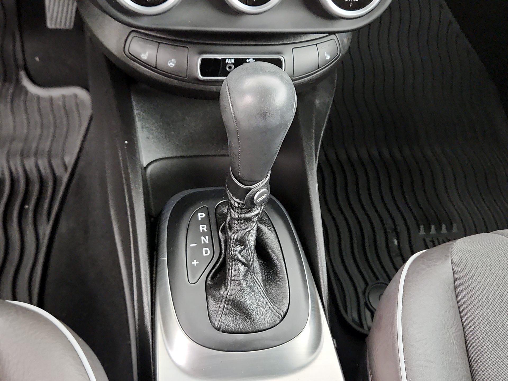 Thumbnail: 2016 Fiat 500X - 18