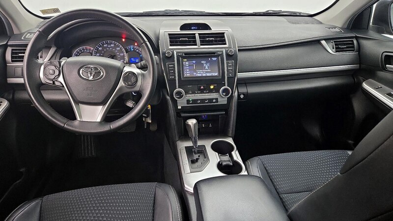 2014 Toyota Camry SE 9