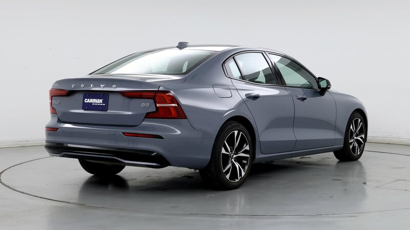 2024 Volvo S60 B5 Plus 8