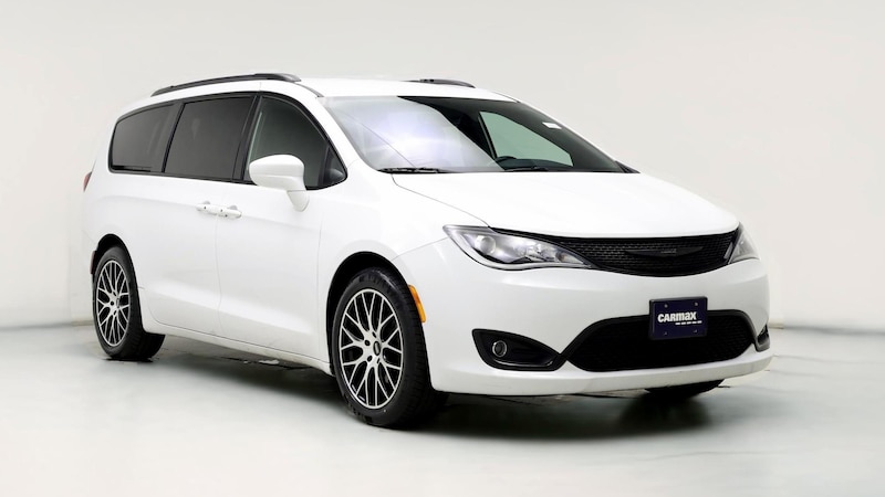 2020 Chrysler Pacifica Touring L Hero Image