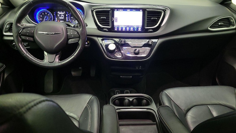 2020 Chrysler Pacifica Touring L 9