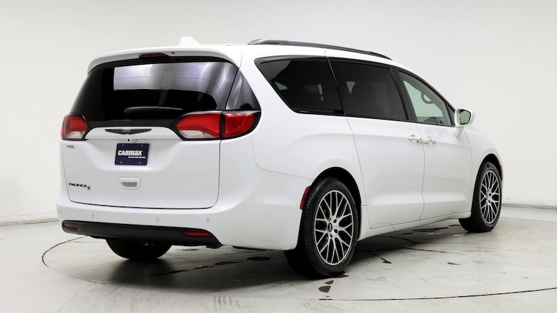 2020 Chrysler Pacifica Touring L 8