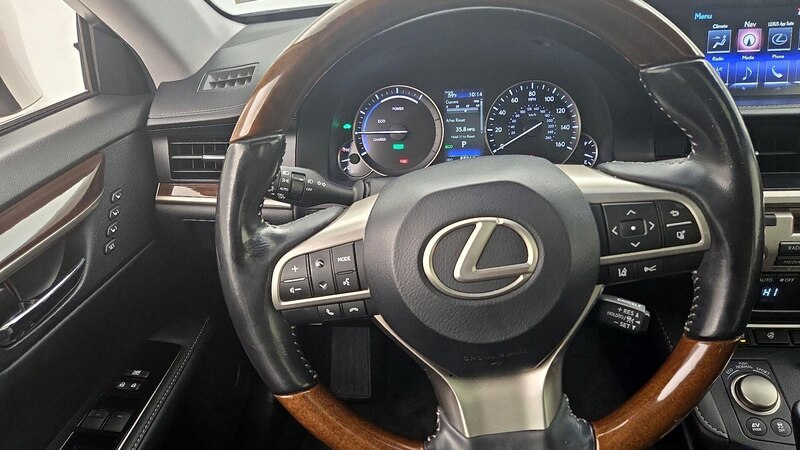 2016 Lexus ES Hybrid 300h 10