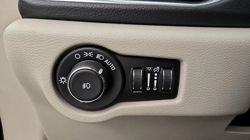 2019 Chrysler Pacifica Hybrid Limited 13