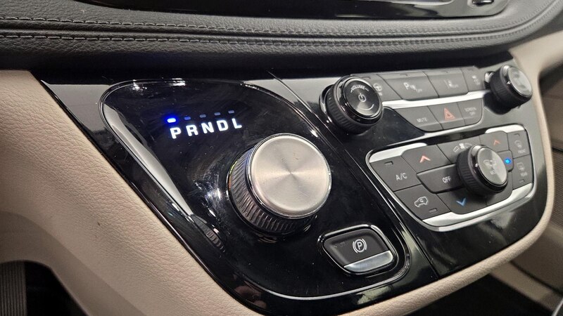 2019 Chrysler Pacifica Hybrid Limited 18