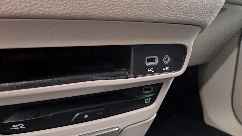 2019 Chrysler Pacifica Hybrid Limited 19