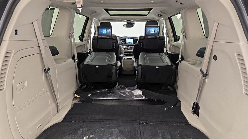 2019 Chrysler Pacifica Hybrid Limited 24