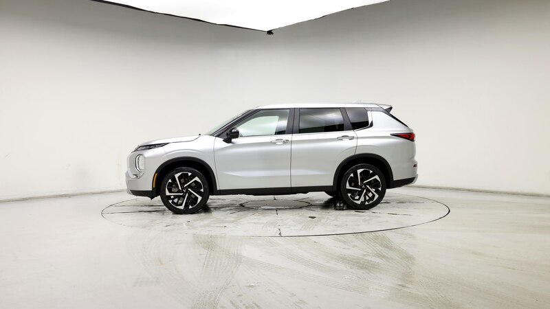 2022 Mitsubishi Outlander SE 3