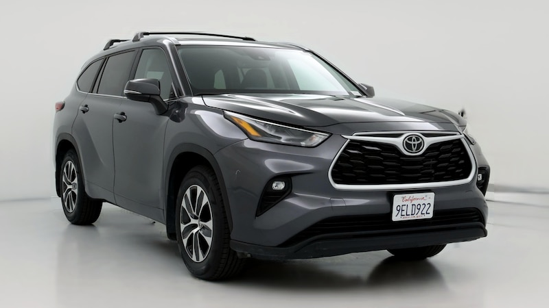 2023 Toyota Highlander XLE Hero Image