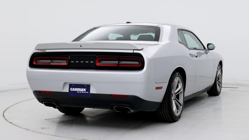 2022 Dodge Challenger R/T 8