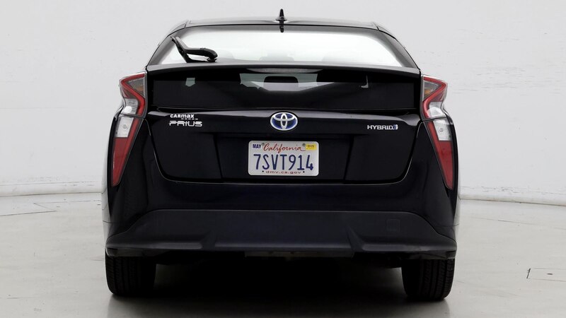 2016 Toyota Prius Three Touring 6