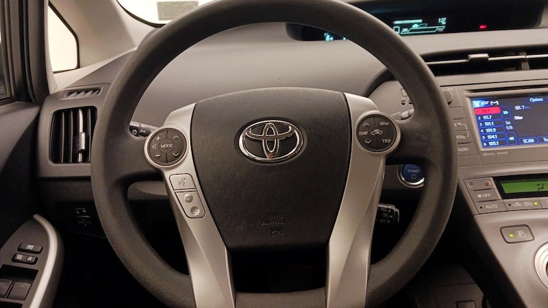 2013 Toyota Prius Three 10