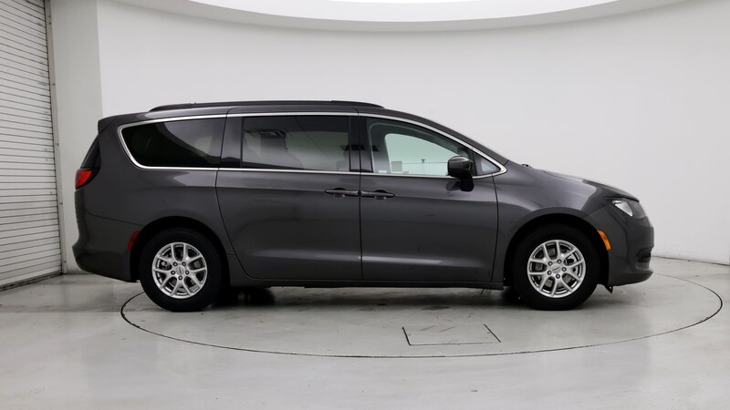 2021 Chrysler Voyager LX 7