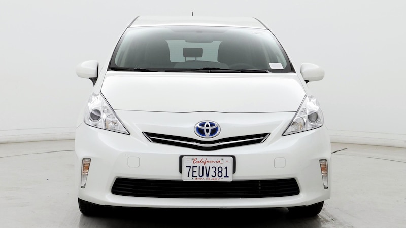 2014 Toyota Prius v Three 5