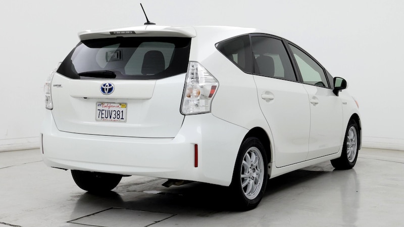 2014 Toyota Prius v Three 8